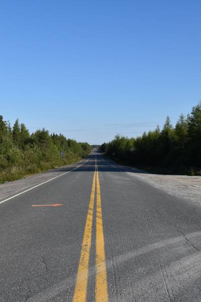 istock La route de la Baie James 1455807377