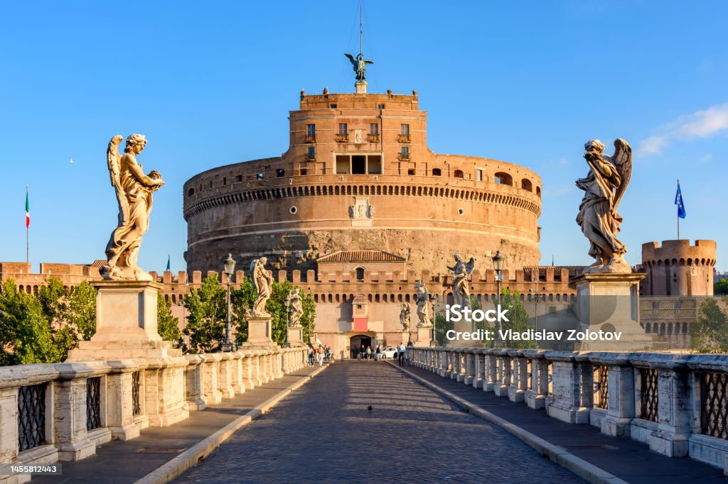 Castello e ponte del Santo Angelo all'alba, Roma, Italia - Foto stock royalty-free di Roma - Città Castello e ponte del Santo Angelo all'alba, Roma, Italia - Foto stock royalty-free di Roma - Città