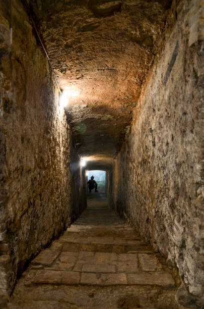 underground air raid shelter - air raid imagens e fotografias de stock