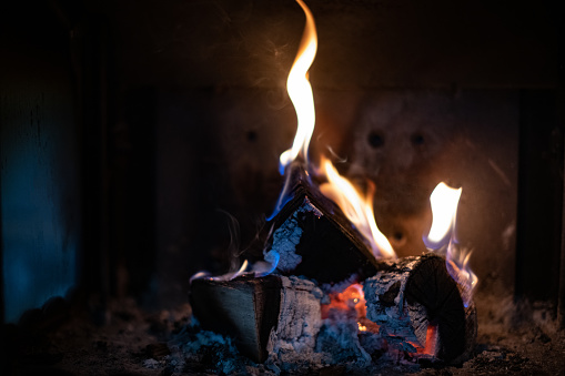 Wood Burning in Cast Iron Stove