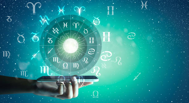 istock Zodiac wheel on Mobile Technology. Zodiac internet online concept. 1455936412