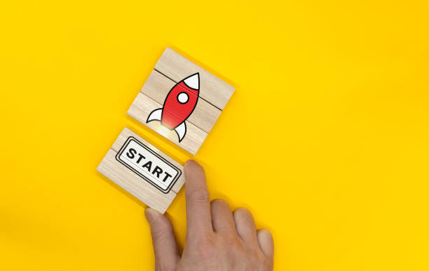 istock START. Express the word START on the wooden block. 1455954891