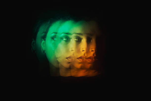 女性の複数の顔のポートレート - 統合失調症 ストックフォトと画像