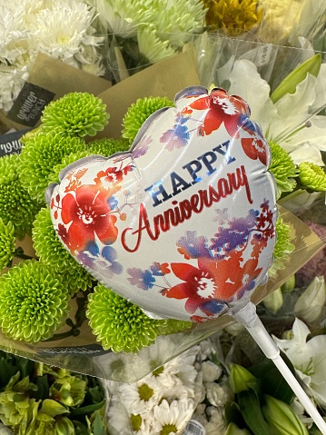 Happy anniversary balloons