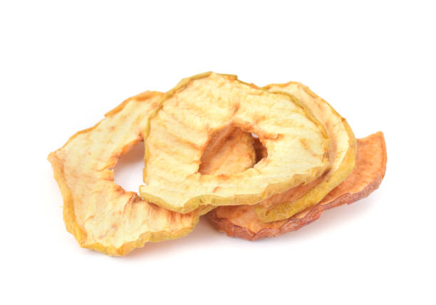 흰색으로 분리 된 사과 칩 - dried apple 뉴스 사진 이미지