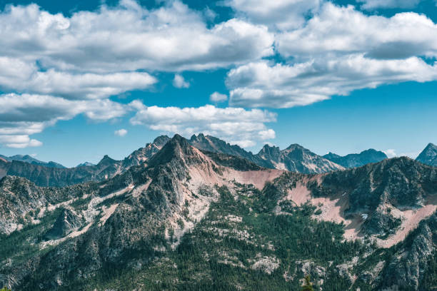 istock Mesmerizing view of a beautiful mountainous landscape 1456129838