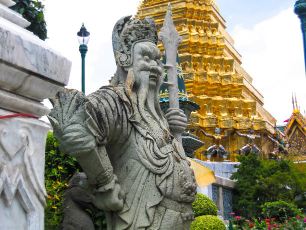 grand palace and wat phra keaw - stupa royal stupa local landmark national landmark imagens e fotografias de stock