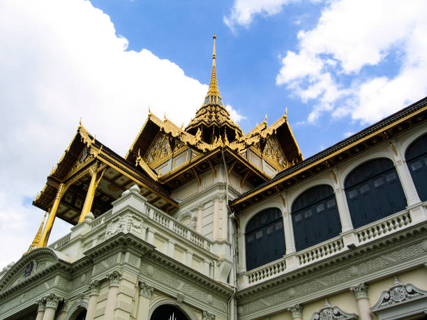 grand palace and wat phra keaw - stupa royal stupa local landmark national landmark imagens e fotografias de stock