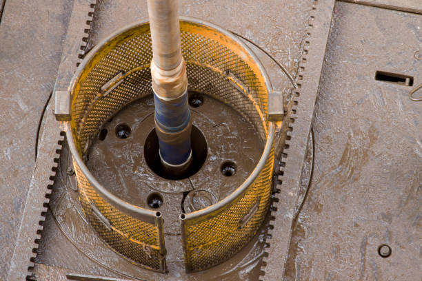 wiertnica wywierceniu w polu naftowym - oil rig oil well natural gas industrial ship zdjęcia i obrazy z banku zdjęć