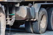 kraftstofftank-und-reifen-eines-alten-lkw.jpg?b=1&s=170x170&k=20&c=8L_-32eJmSk-c93ODdHQXKX4Sh86vEhZEoj2DmPG9ZY=