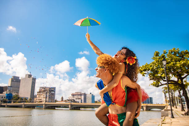 carnaval, carry on shoulders - rio carnival imagens e fotografias de stock