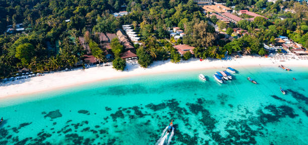 Aerial view of Pattaya Beach in Koh Lipe, Satun, Thailand Aerial view of Pattaya Beach in Koh Lipe, Satun, Thailand, south east asia satun province stock pictures, royalty-free photos & images