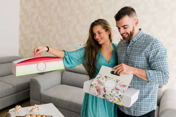 istock Couple got package from meal delivery service 1456355249