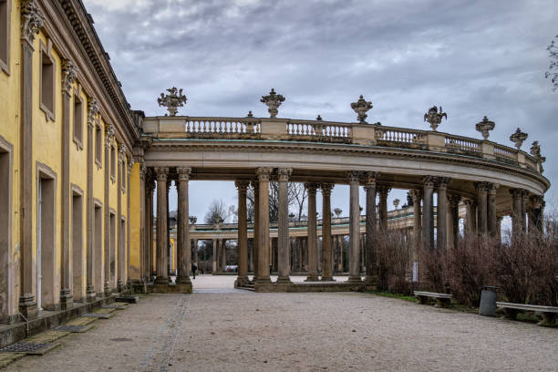 łuki pałacu królewskiego w poczdamie, niemcy - winter city germany brandenburg zdjęcia i obrazy z banku zdjęć