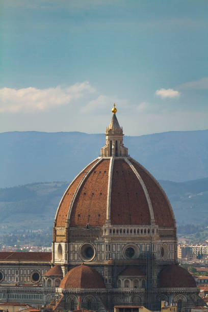 florenz italien - ponte vecchio stock-fotos und bilder