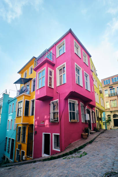coluorful traditional houses in balat district and historic streets in istanbul halic, goldenhorn - balat stok fotoğraflar ve resimler