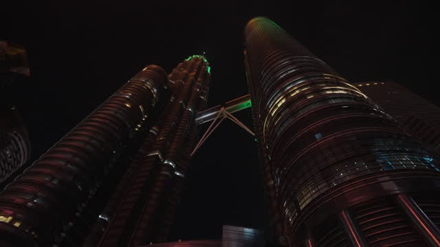 Petronas twin tower view at night