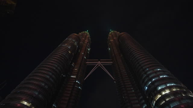 Petronas twin tower view at night