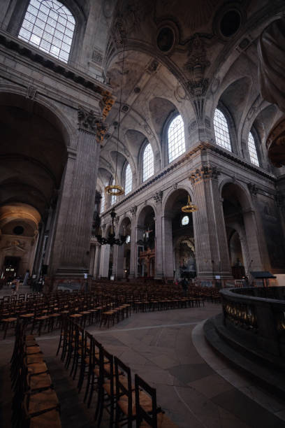 widok wnętrza kościoła saint sulpice, paryż - église saint eustache zdjęcia i obrazy z banku zdjęć