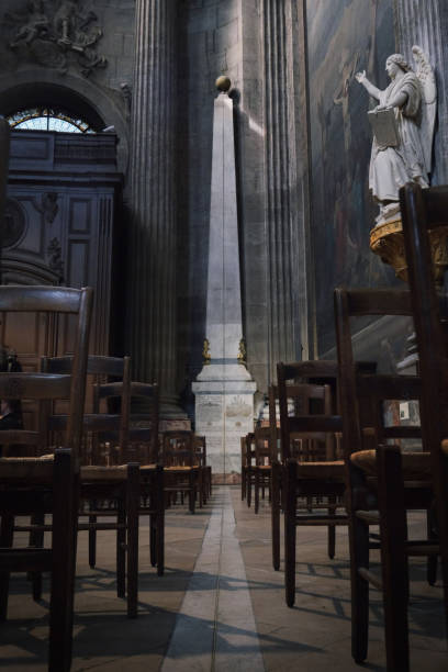 widok wnętrza kościoła saint sulpice, paryż - église saint eustache zdjęcia i obrazy z banku zdjęć