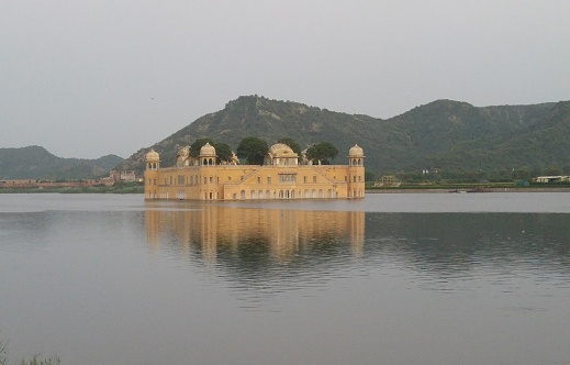 Jal Mahal is a building located in the middle of the Man Sagar Lake in Jaipur, State of Rajasthan.