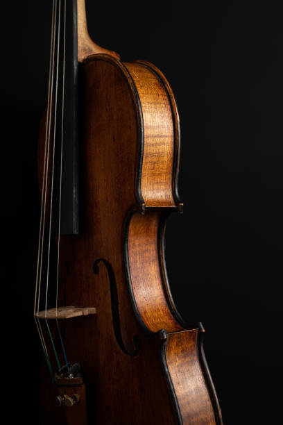 istock Side Profile 4/4 Violin Stradavari 1715 1456566847