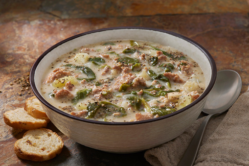 Copycat Zuppa Toscana Soup, Spicy Italian Sausage Soup with Spinach, Bacon and Potatoes