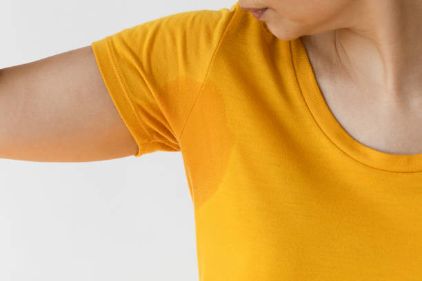 겨드랑이 땀 - sweat armpit sweat stain shirt 뉴스 사진 이미지