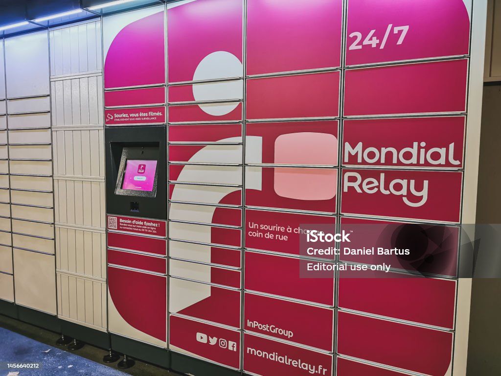 Lockers Mondial Relay Pickup Box A Place By The Road To Send And