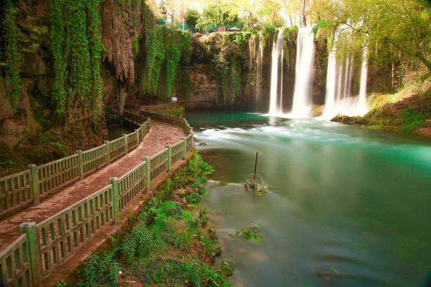 cachoeira duden - waterfall antalya turkey forest - fotografias e filmes do acervo