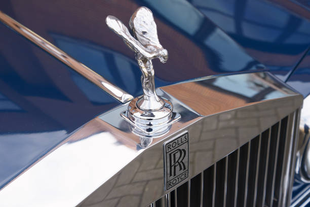 Rolls Royce with famous winged emblem mascot Brussels, Belgium -07 January 2023: Rolls Royce with famous winged emblem mascot on january 07, 2023 in Brussels, Belgium rolls royce stock pictures, royalty-free photos & images