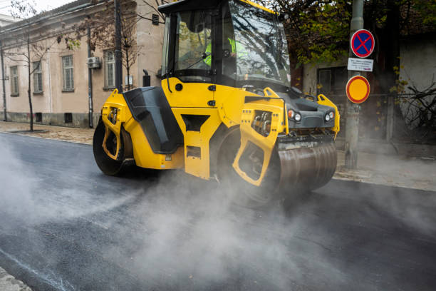 istock Asphalting the street 1456870590