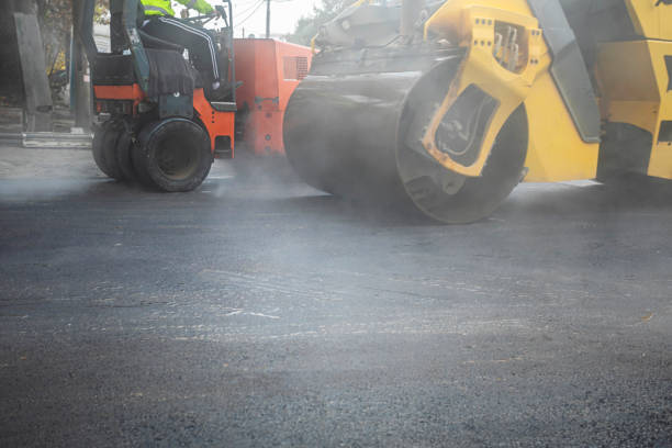 istock Asphalting the street 1456870602