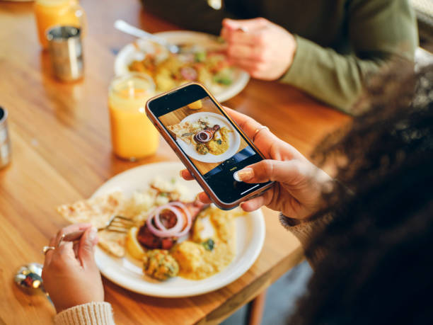 istock Group of Friends at an Indian Restaurant 1456879146