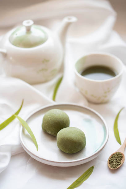 daifuku in green mochi batter