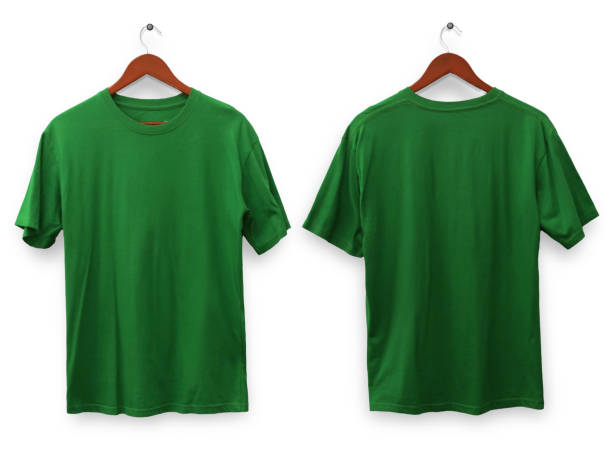 t-shirt verde mockup, vista anteriore e posteriore, isolata. semplice mockup della camicia verde. modello per design della camicia - green t shirt foto e immagini stock