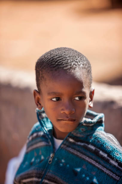 portrait of small african boy - africa south africa child african culture imagens e fotografias de stock