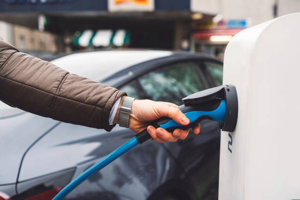 istock A man prepares to drive a car 1457027325
