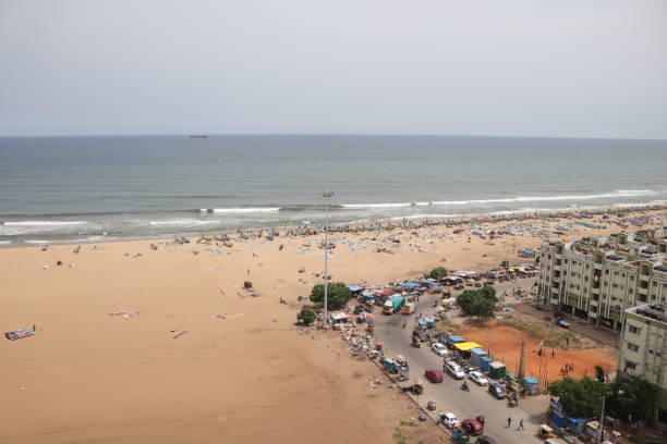 istock Crowd at the beach of Chennai 1457039350