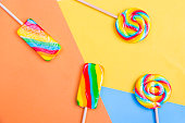 bunte-bonbons-lollypop.jpg?b=1&s=170x170&k=20&c=M9JVp-V7msnAg-fT5U9Gg_ag9CmAbhNF-XhYS9HzS7A=
