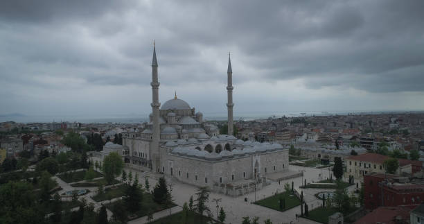 istanbul fatih mosquée et sky aerial drone photo - san francisco county sunrise nobody sky photos et images de collection