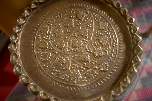 A unique classic plate tray with traditional Aceh leaf motifs