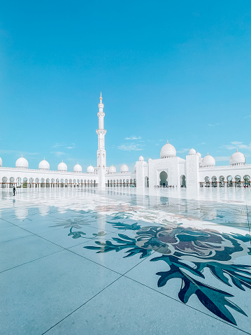 Abu Dhabi Sheik Zayed Grand Mosque | Beautiful islamic architecture | Located in the capital city of the United Arab Emirates | Tourist attraction | Ramadan