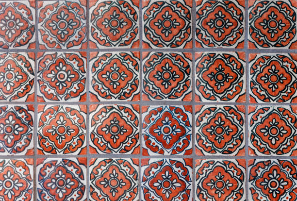 azulejos espanhóis mexicanos pintados à mão - red tile - fotografias e filmes do acervo