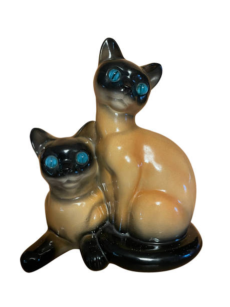 istock Vintage Siamese Cat lamp 1457243241