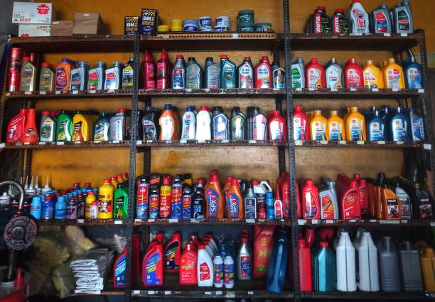 istock Motor Oil shop 1457263855