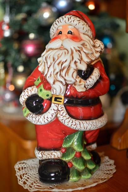 istock clay Christmas figurines at the table 1457268670