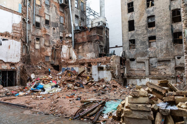 demolished building - earthquake turkey stockfoto's en -beelden