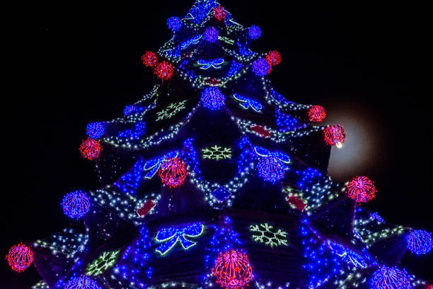 istock Christmas tree illuminated with the many colorful lights 1457337083