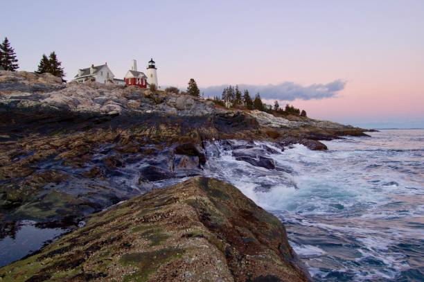 leuchtturm pemaquid point lighthouse - pemaquid peninsula lighthouse maine pemaquid point stock-fotos und bilder